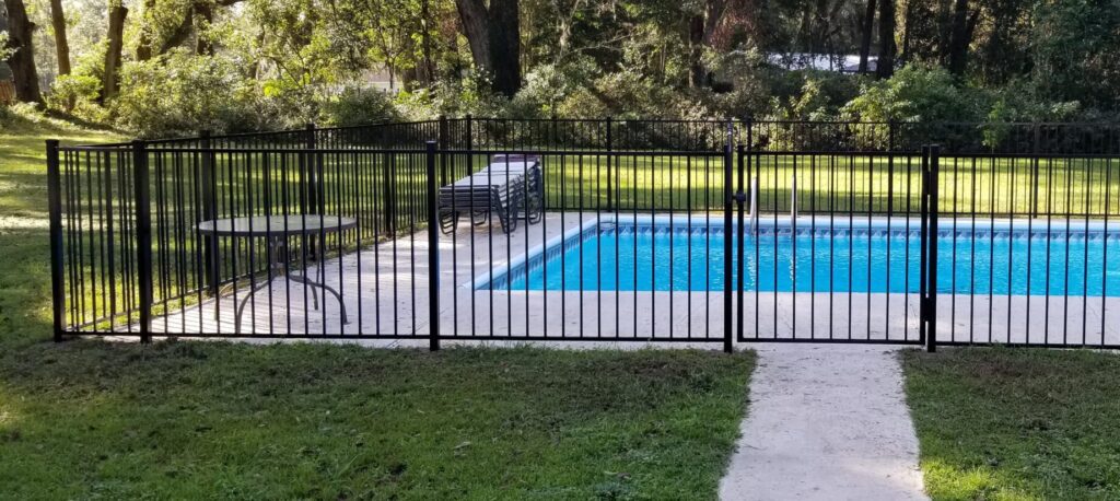 short aluminum fence around a pool in ocala florida