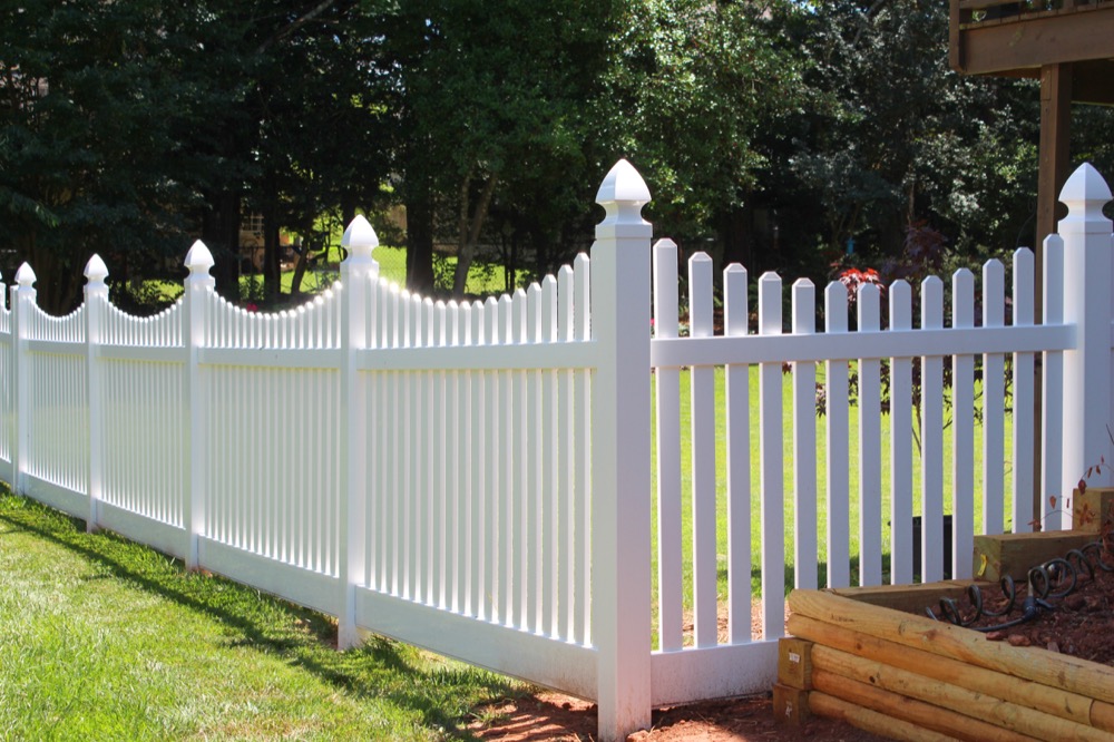 Aesthetic Options Galore (The Benefits of Vinyl Fencing)